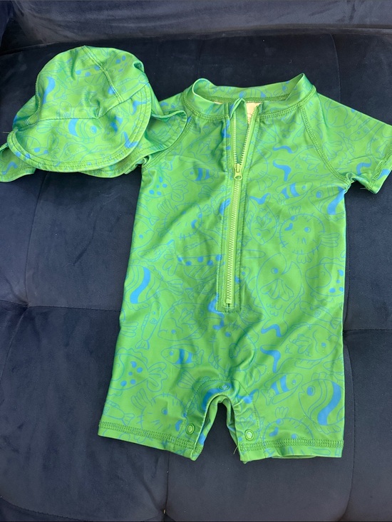 First Impressions Other - First Impressions White and Green Infant Rashguard Set